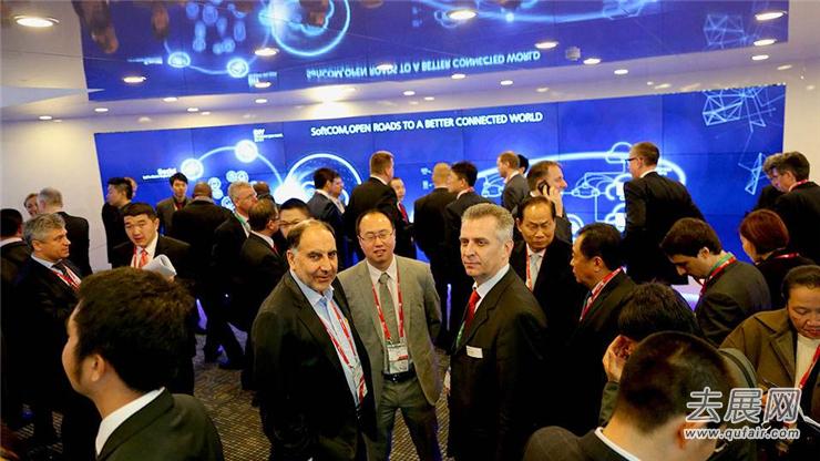 世界移動通信大會：中國企業在展會現場引起了觀眾的注意