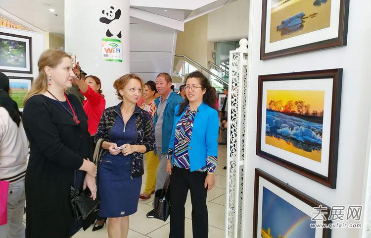 中俄文化展吸引了眾多中外客商參觀采購