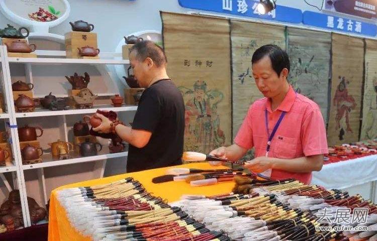 中俄文化展吸引了眾多中外客商參觀采購