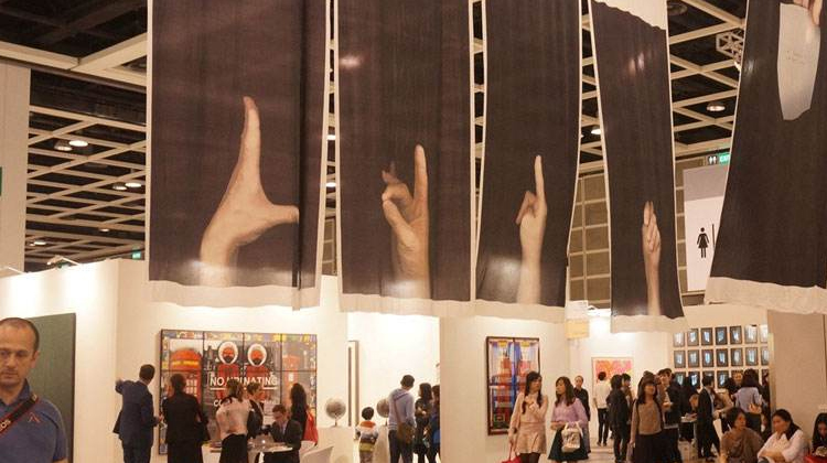 巴塞尔艺术展在香港湾仔会展中心开幕