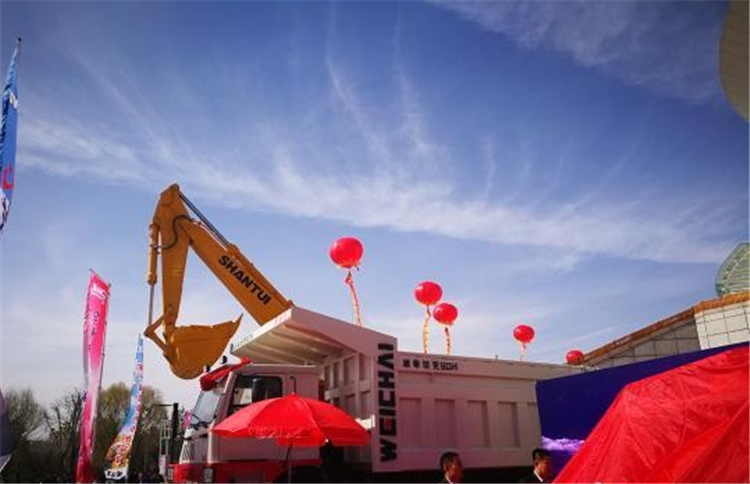 第十四届鄂尔多斯煤炭工业展启幕