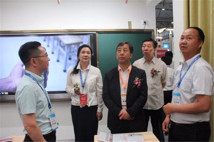 第二届云南教育装备展在昆明举办