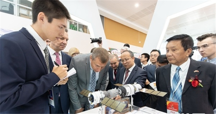 首届白俄罗斯中国商品展为两国企业搭建交流新平台 首届白俄罗斯中国商品展为两国企业搭建交流新平台