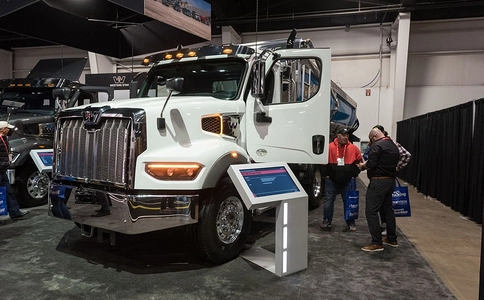 加拿大客车及商用车及汽配展览会Truck World(现场照片)6