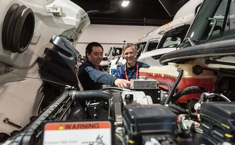 加拿大客车及商用车及汽配展览会Truck World(现场照片)12