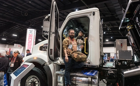加拿大客车及商用车及汽配展览会Truck World(现场照片)20