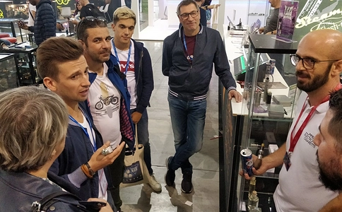 欧洲电子烟展览会Vapexpo(现场照片)2