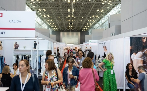 美国纽约泳装内衣展览会Curve Newyork(现场照片)9