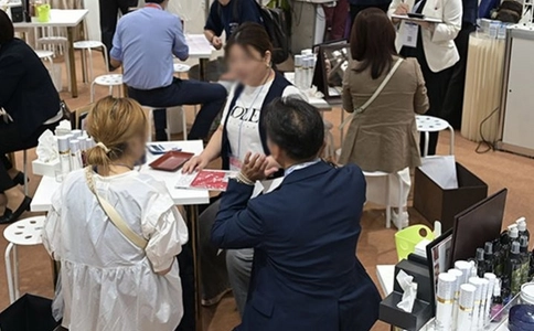 日本大阪化妆品展览会COSME Week(现场照片)1