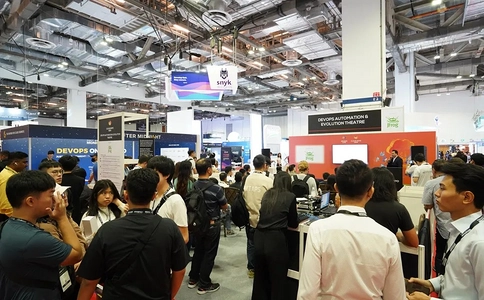 新加坡大数据中心设备云技术云安全设备及智能物联网展览会Cloud & AI Infrastructure(现场照片)3